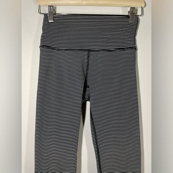 Lululemon Wunder Under Crop (High-Rise) Full-On Luxtreme Hype Stripe Black White - Picture 7 of 10